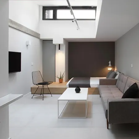 Temple Apartment *