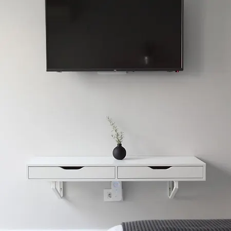 Temple Apartment *