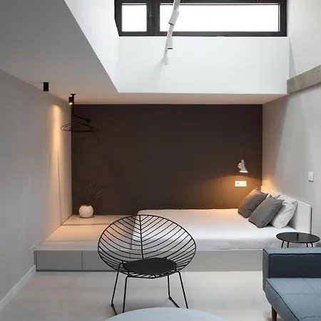 Temple Apartment *