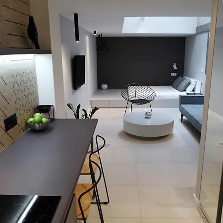 Apartment Temple *