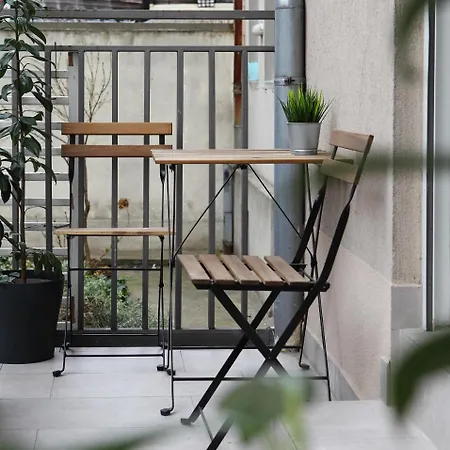Apartment Temple